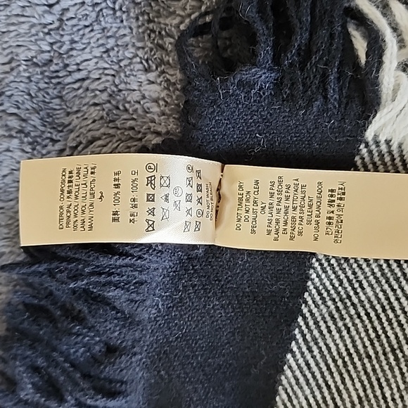 Burberry Check Scarf - Picture 6 of 7